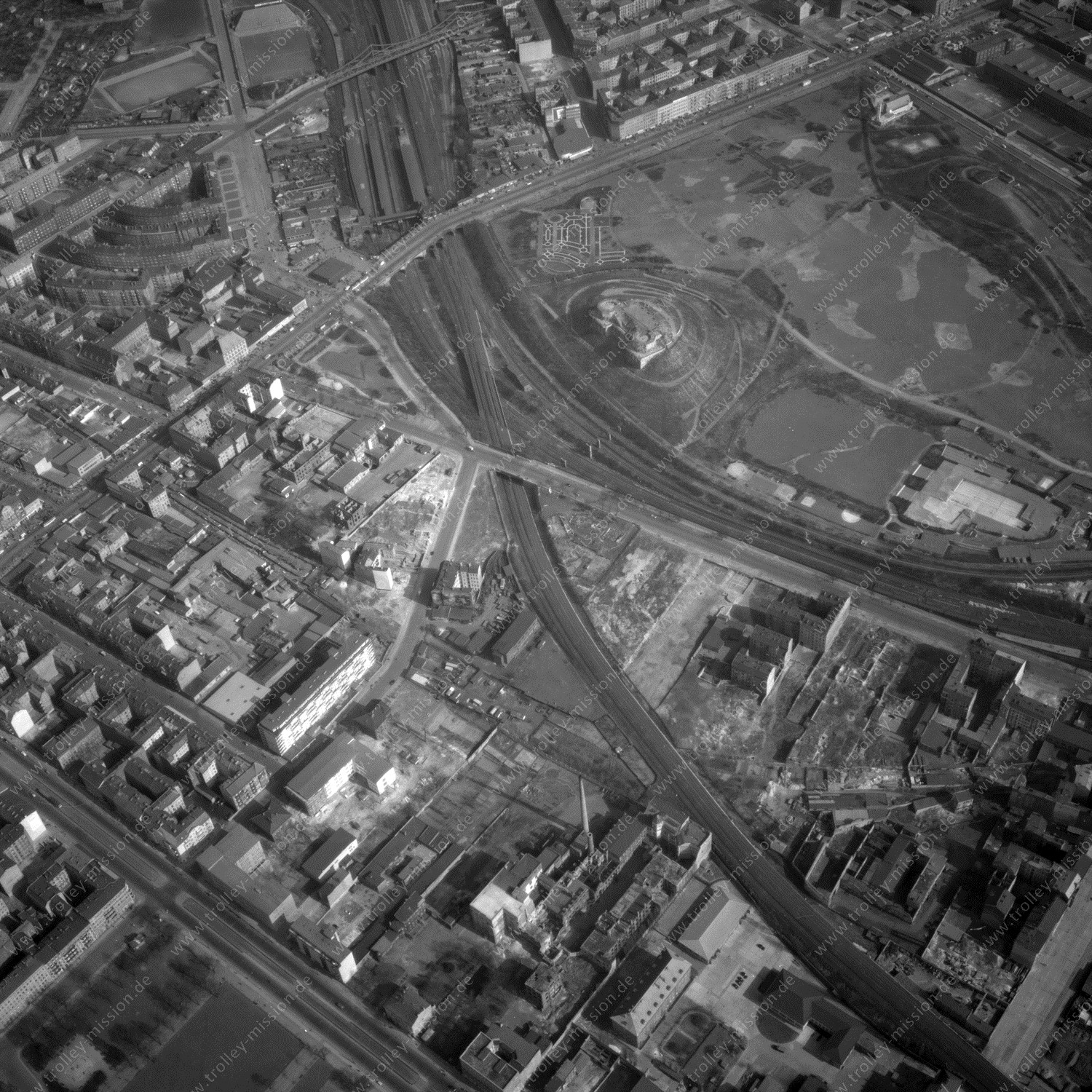 Alte Fotos und Luftbilder von Berlin - Luftbildaufnahme Nr. 10 - Historische Luftaufnahmen von West-Berlin aus dem Jahr 1954 - Flugstrecke Romeo