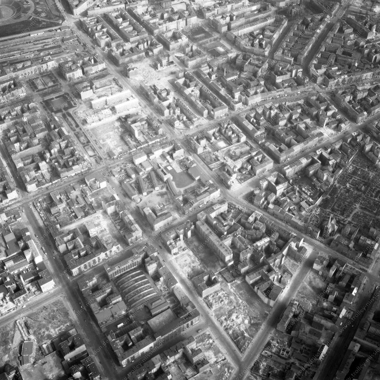 Alte Fotos und Luftbilder von Berlin - Luftbildaufnahme Nr. 01 - Historische Luftaufnahmen von West-Berlin aus dem Jahr 1954 - Flugstrecke Sierra