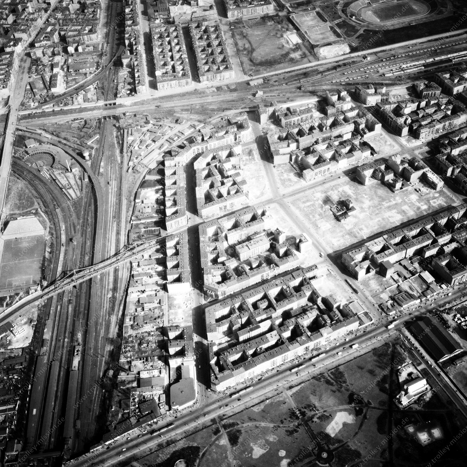 Alte Fotos und Luftbilder von Berlin - Luftbildaufnahme Nr. 06 - Historische Luftaufnahmen von West-Berlin aus dem Jahr 1954 - Flugstrecke Sierra