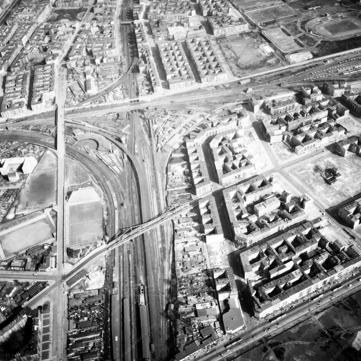Alte Fotos und Luftbilder von Berlin - Luftbildaufnahme Nr. 07 - Historische Luftaufnahmen von West-Berlin aus dem Jahr 1954 - Flugstrecke Sierra