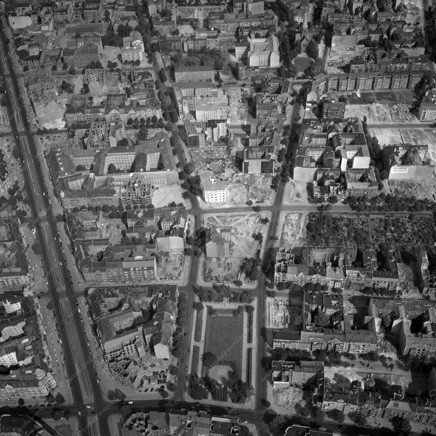 Alte Fotos und Luftbilder von Berlin - Luftbildaufnahme Nr. 01 - Historische Luftaufnahmen von West-Berlin aus dem Jahr 1954 - Flugstrecke Tango