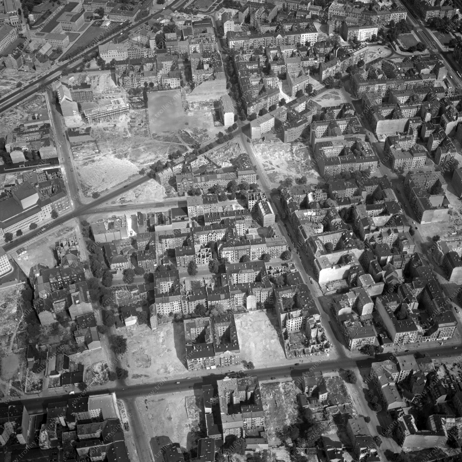 Alte Fotos und Luftbilder von Berlin - Luftbildaufnahme Nr. 04 - Historische Luftaufnahmen von West-Berlin aus dem Jahr 1954 - Flugstrecke Tango