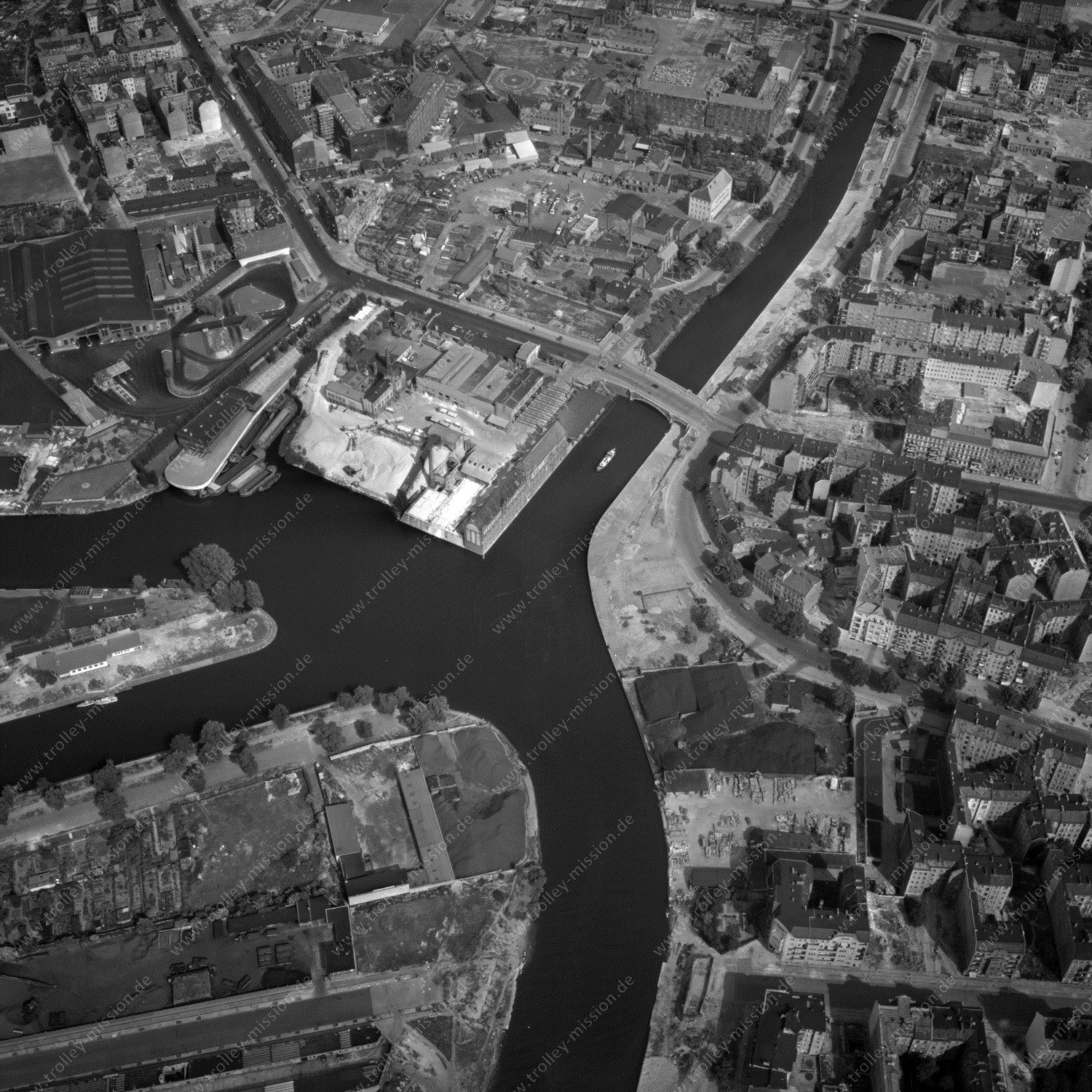 Alte Fotos und Luftbilder von Berlin - Luftbildaufnahme Nr. 08 - Historische Luftaufnahmen von West-Berlin aus dem Jahr 1954 - Flugstrecke Tango