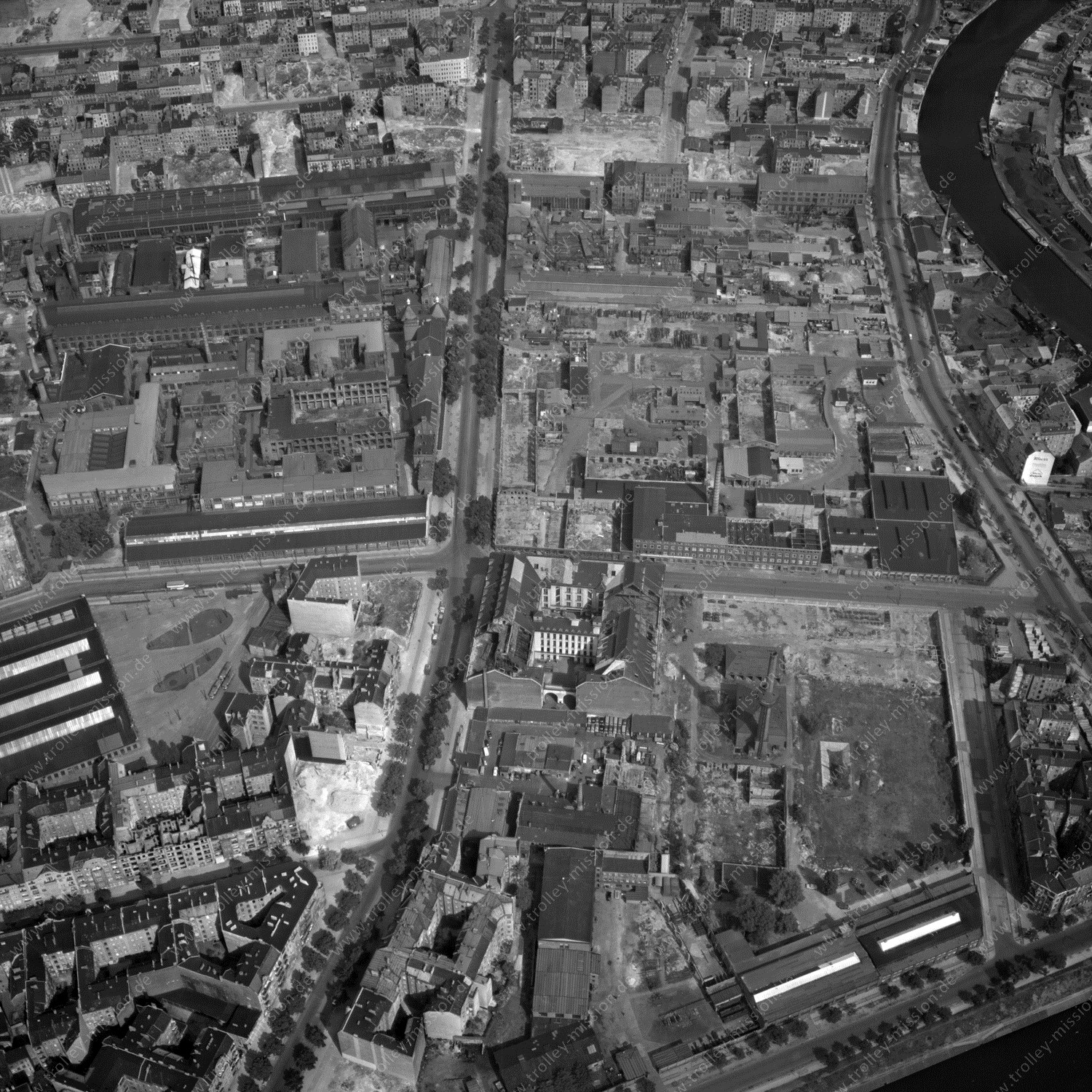 Alte Fotos und Luftbilder von Berlin - Luftbildaufnahme Nr. 11 - Historische Luftaufnahmen von West-Berlin aus dem Jahr 1954 - Flugstrecke Tango