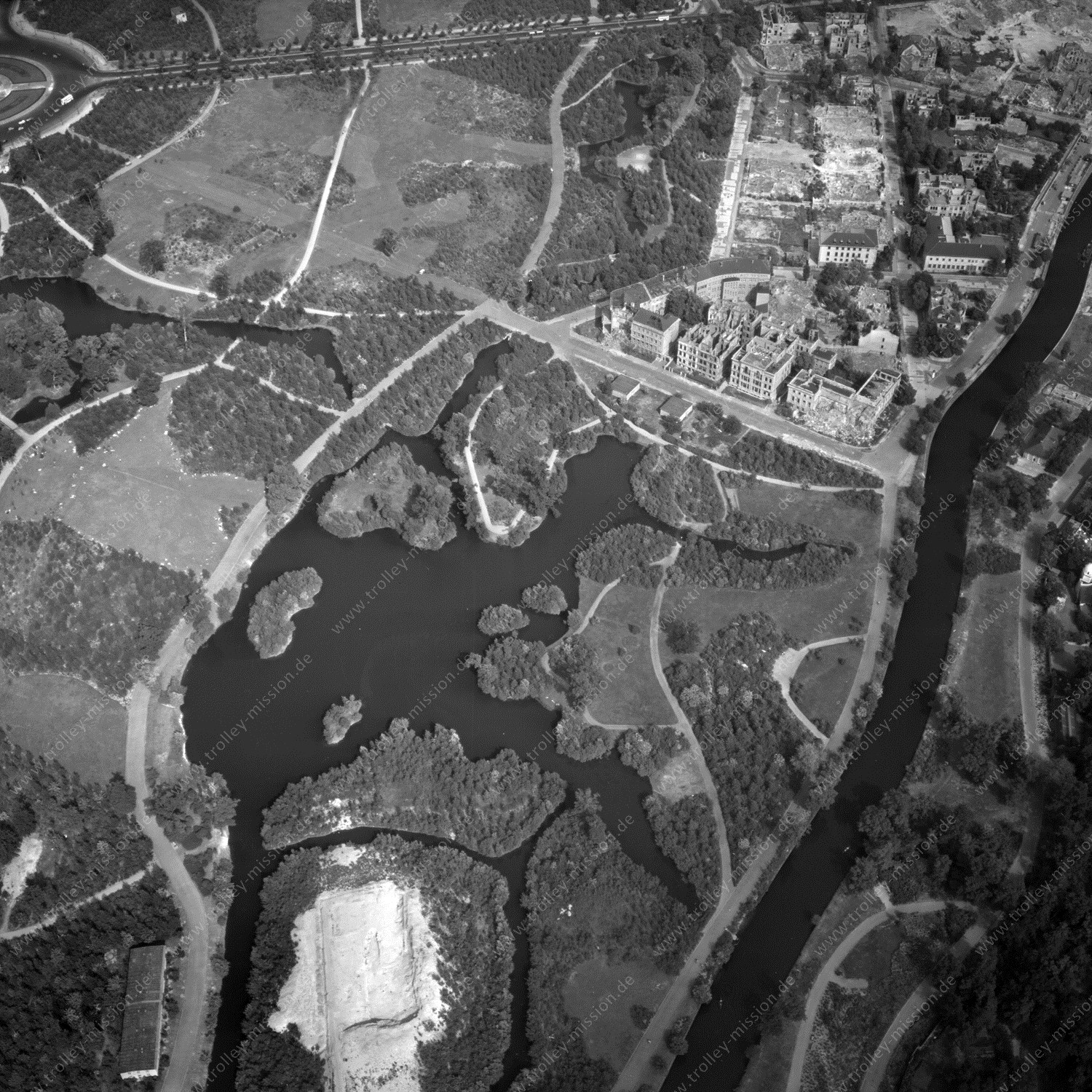 Alte Fotos und Luftbilder von Berlin - Luftbildaufnahme Nr. 03 - Historische Luftaufnahmen von West-Berlin aus dem Jahr 1954 - Flugstrecke Victor