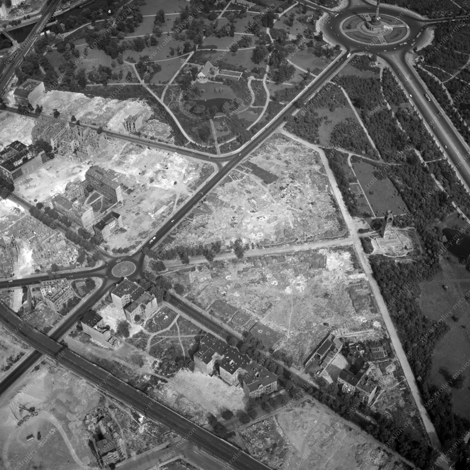 Alte Fotos und Luftbilder von Berlin - Luftbildaufnahme Nr. 05 - Historische Luftaufnahmen von West-Berlin aus dem Jahr 1954 - Flugstrecke Victor