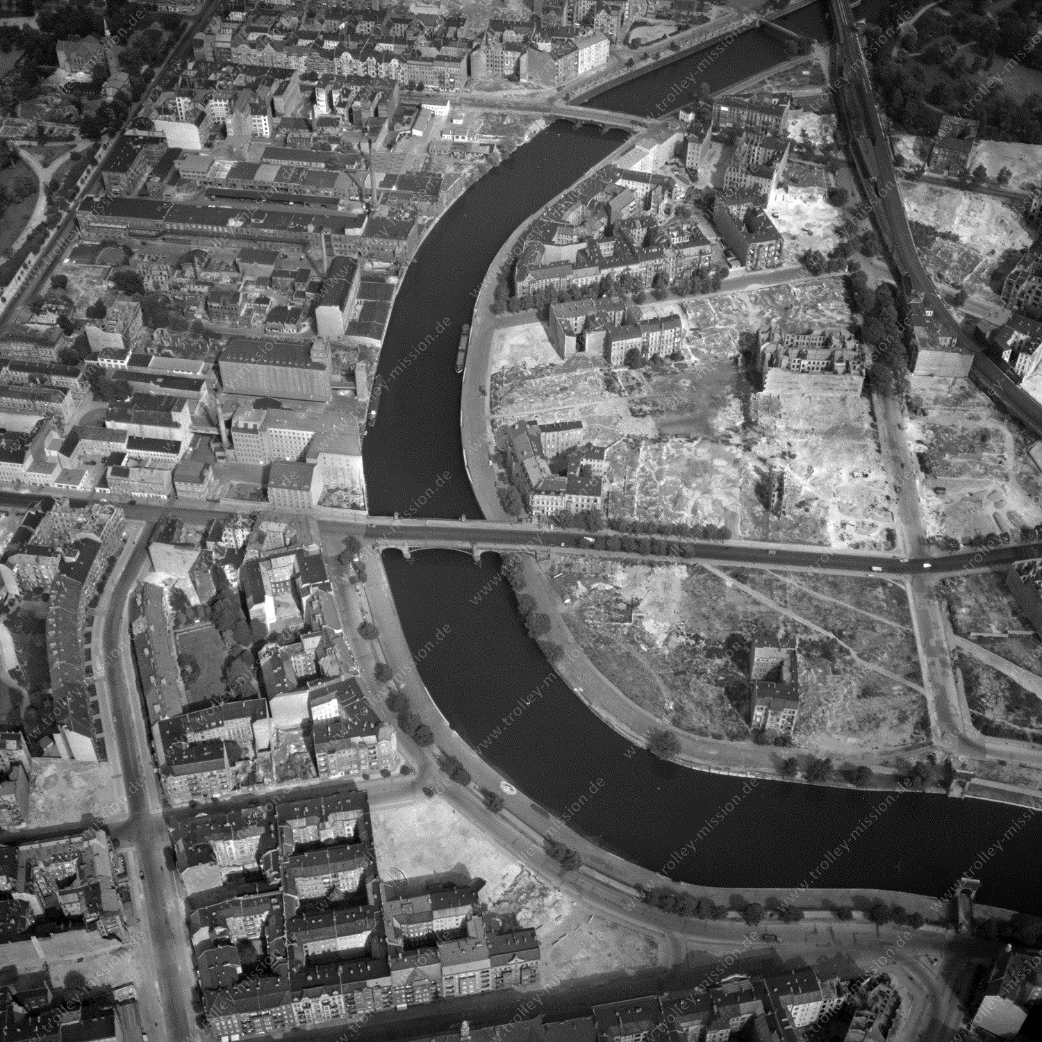 Alte Fotos und Luftbilder von Berlin - Luftbildaufnahme Nr. 07 - Historische Luftaufnahmen von West-Berlin aus dem Jahr 1954 - Flugstrecke Victor