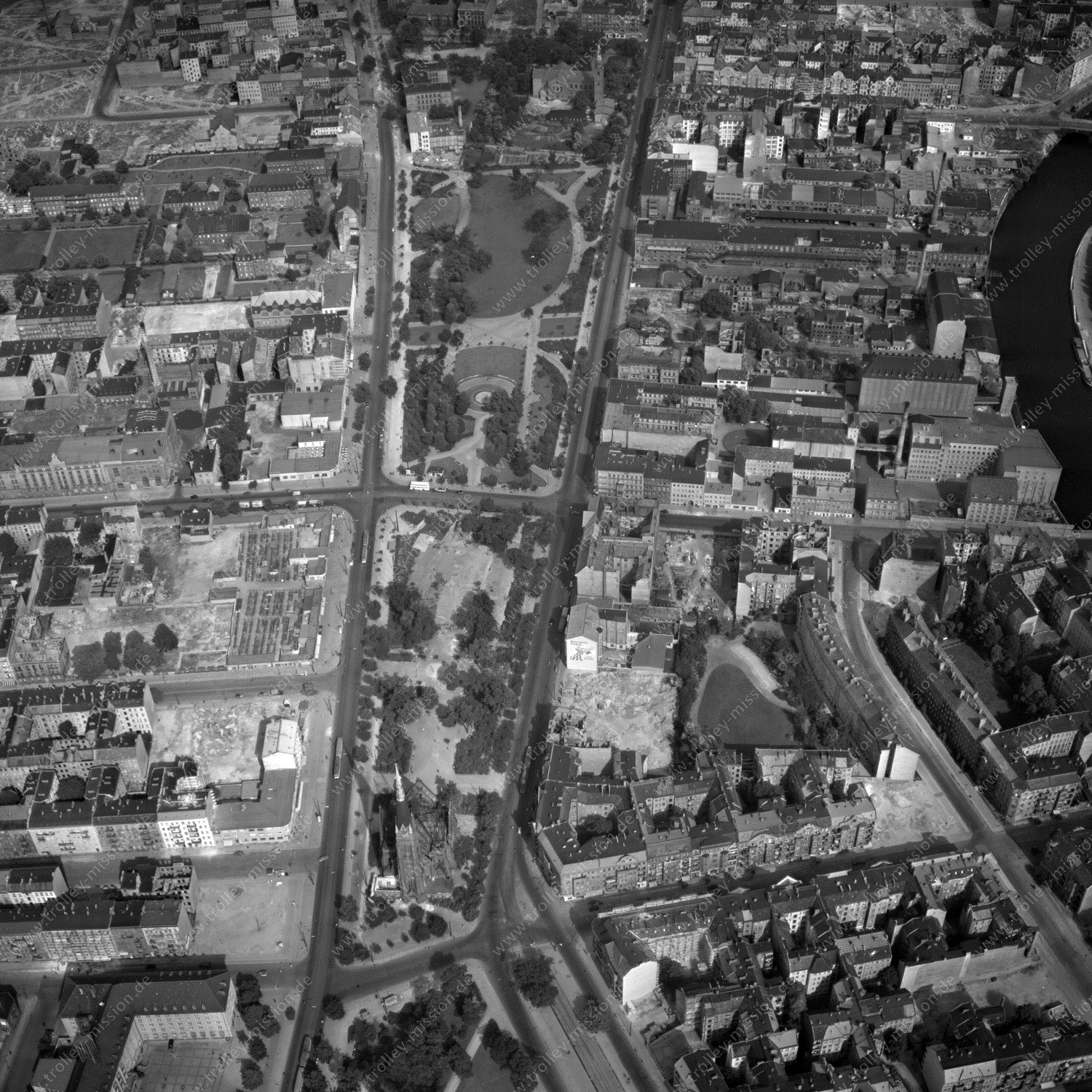 Alte Fotos und Luftbilder von Berlin - Luftbildaufnahme Nr. 08 - Historische Luftaufnahmen von West-Berlin aus dem Jahr 1954 - Flugstrecke Victor