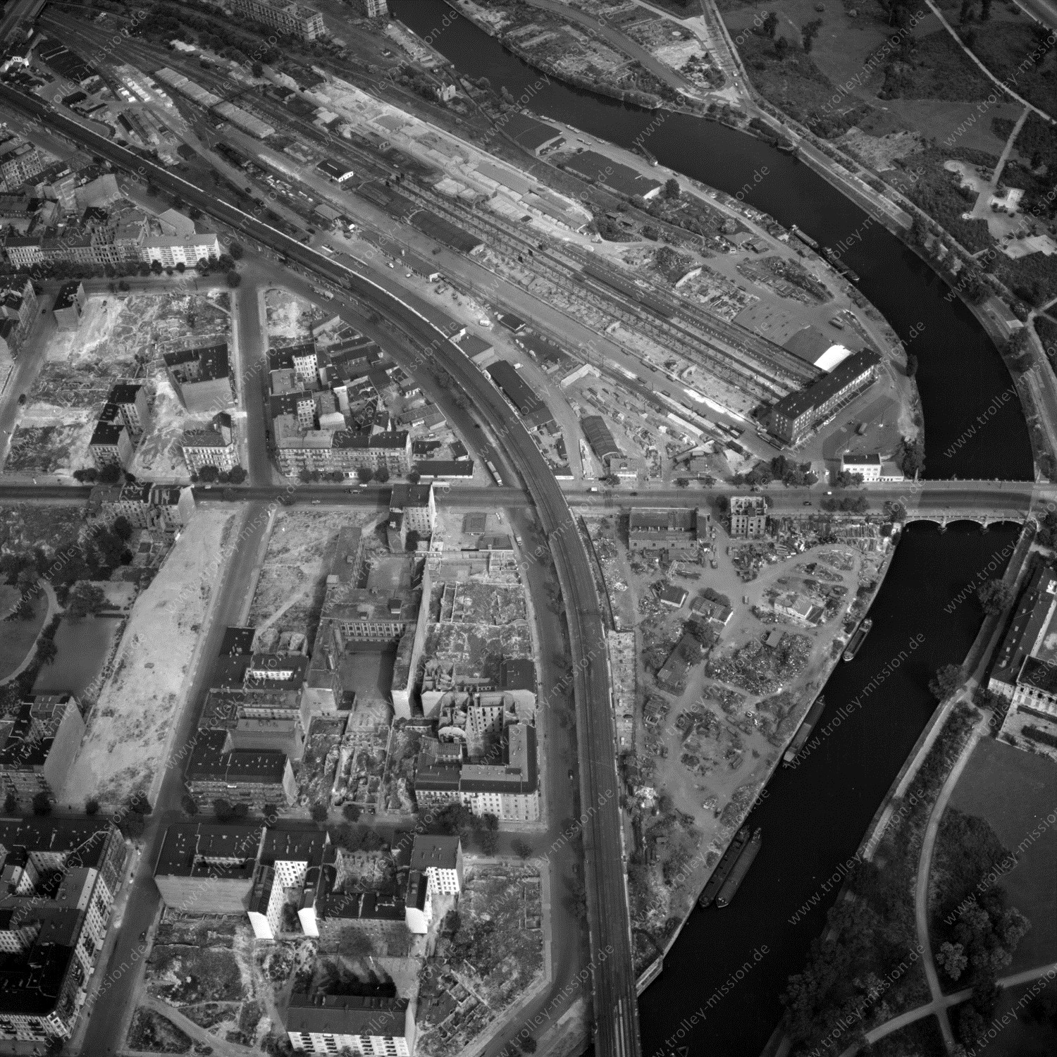 Alte Fotos und Luftbilder von Berlin - Luftbildaufnahme Nr. 08 - Historische Luftaufnahmen von West-Berlin aus dem Jahr 1954 - Flugstrecke Whiskey