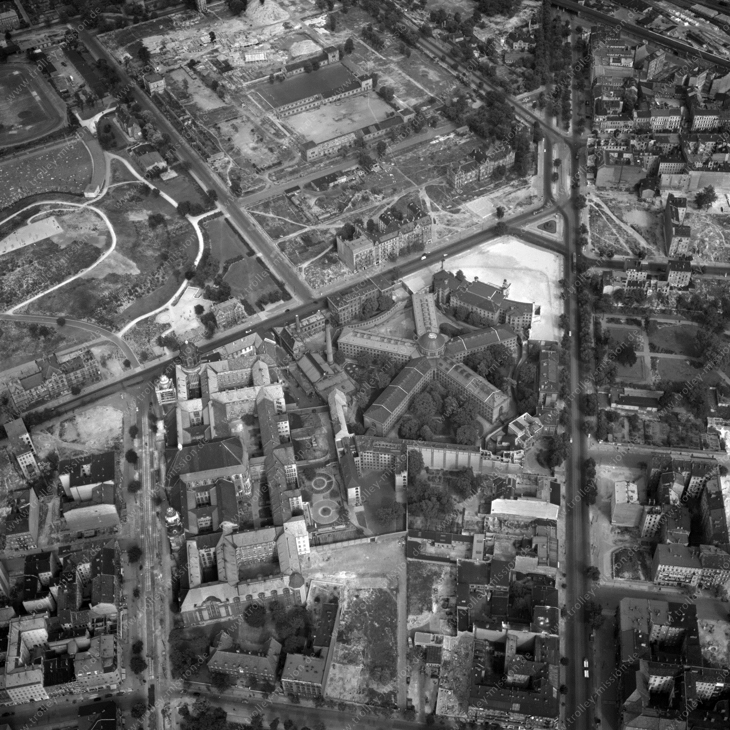 Alte Fotos und Luftbilder von Berlin - Luftbildaufnahme Nr. 10 - Historische Luftaufnahmen von West-Berlin aus dem Jahr 1954 - Flugstrecke Whiskey