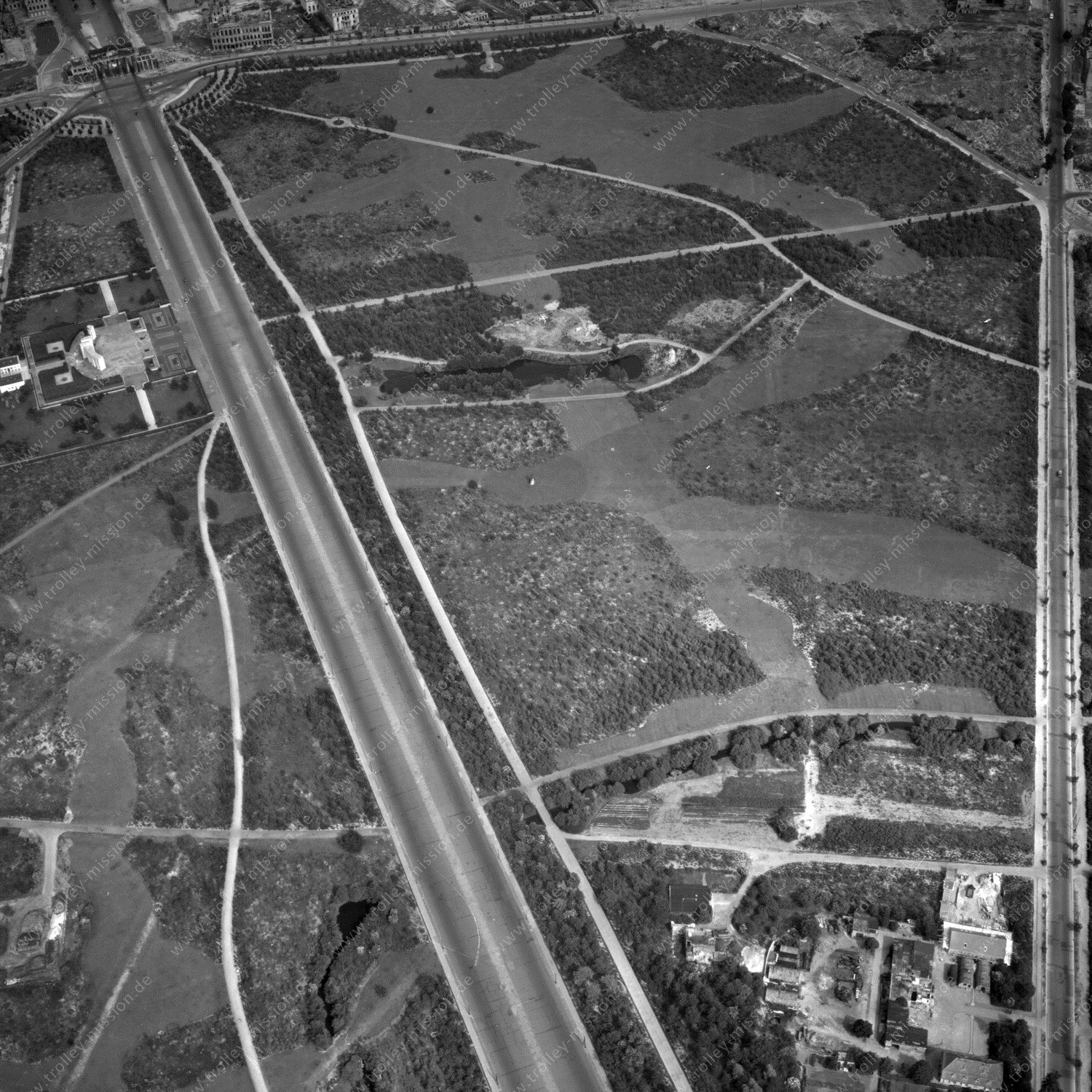 Alte Fotos und Luftbilder von Berlin - Luftbildaufnahme Nr. 05 - Historische Luftaufnahmen von West-Berlin aus dem Jahr 1954 - Flugstrecke Xray
