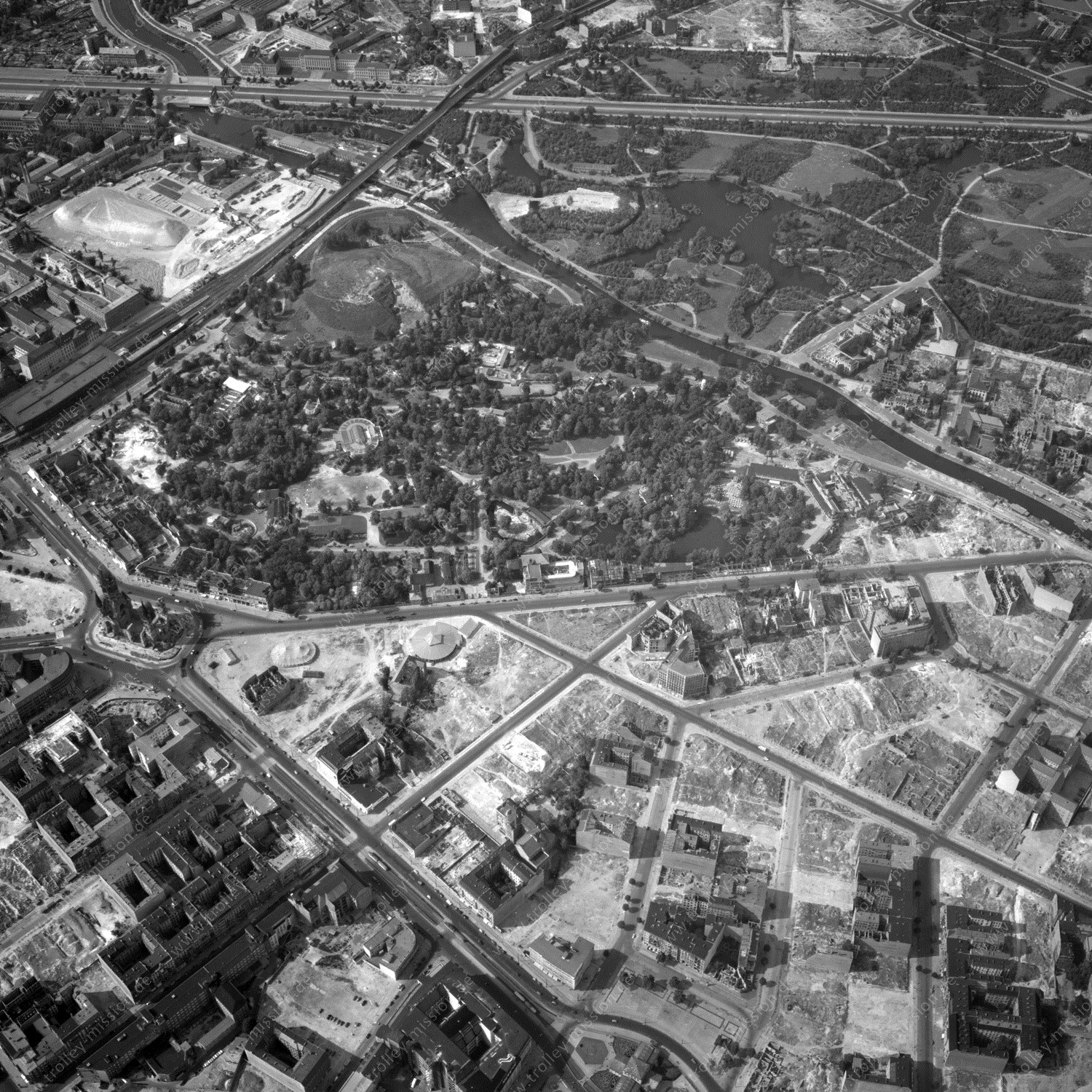 Alte Fotos und Luftbilder von Berlin - Luftbildaufnahme Nr. 04 - Historische Luftaufnahmen von West-Berlin aus dem Jahr 1954 - Flugstrecke Yankee