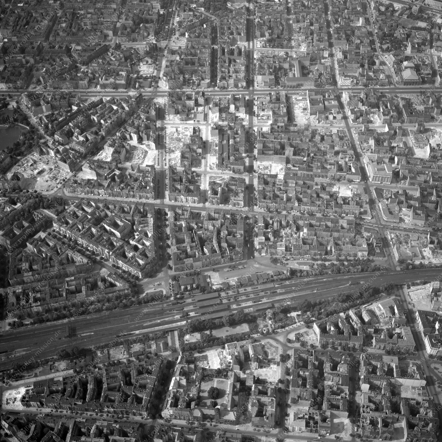 Alte Fotos und Luftbilder von Berlin - Luftbildaufnahme Nr. 10 - Historische Luftaufnahmen von West-Berlin aus dem Jahr 1954 - Flugstrecke Yankee