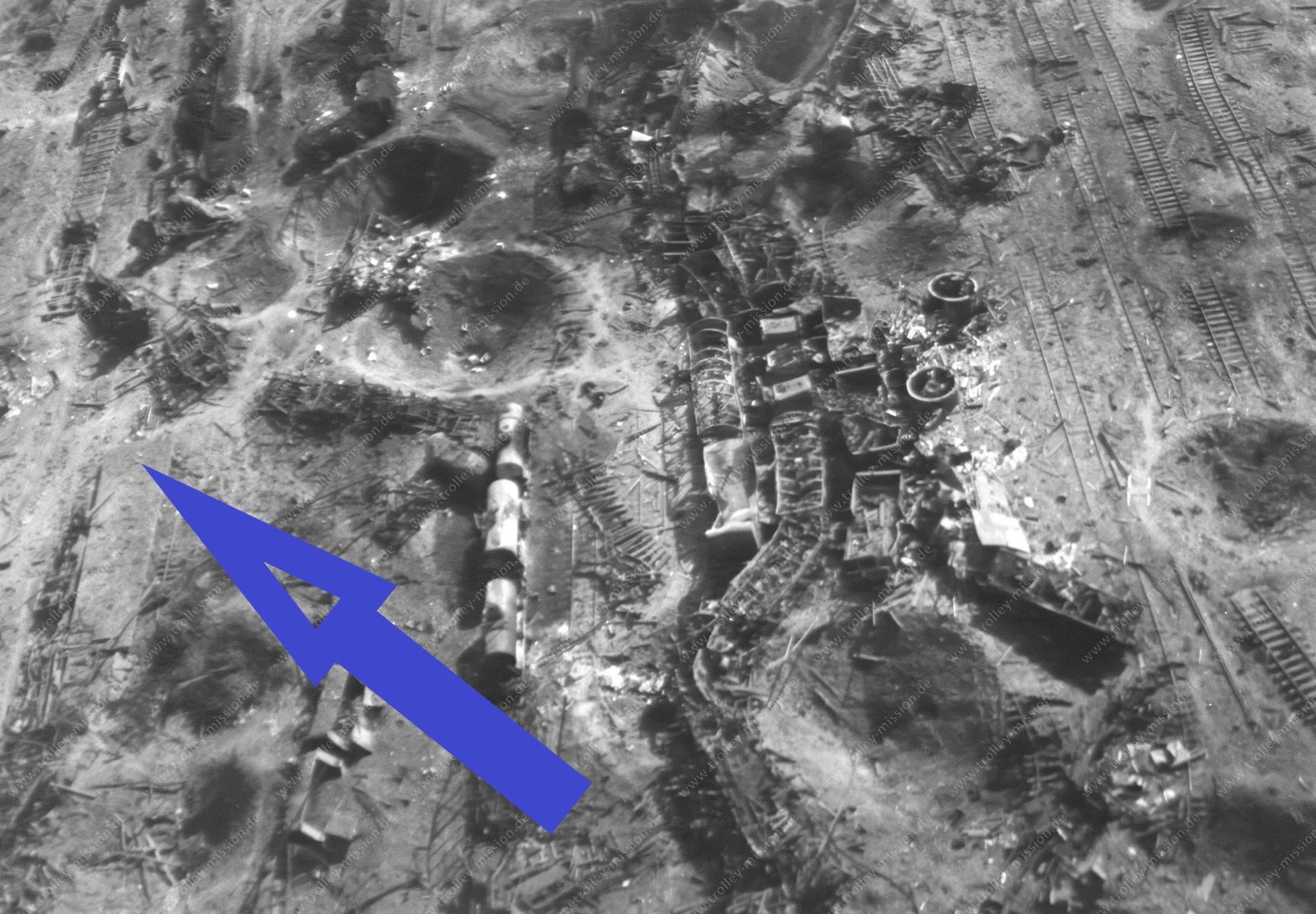 Das Luftbild zeigt die im Zweiten Weltkrieg zerstörten Gleisanlagen im Güterbahnhof von Celle
