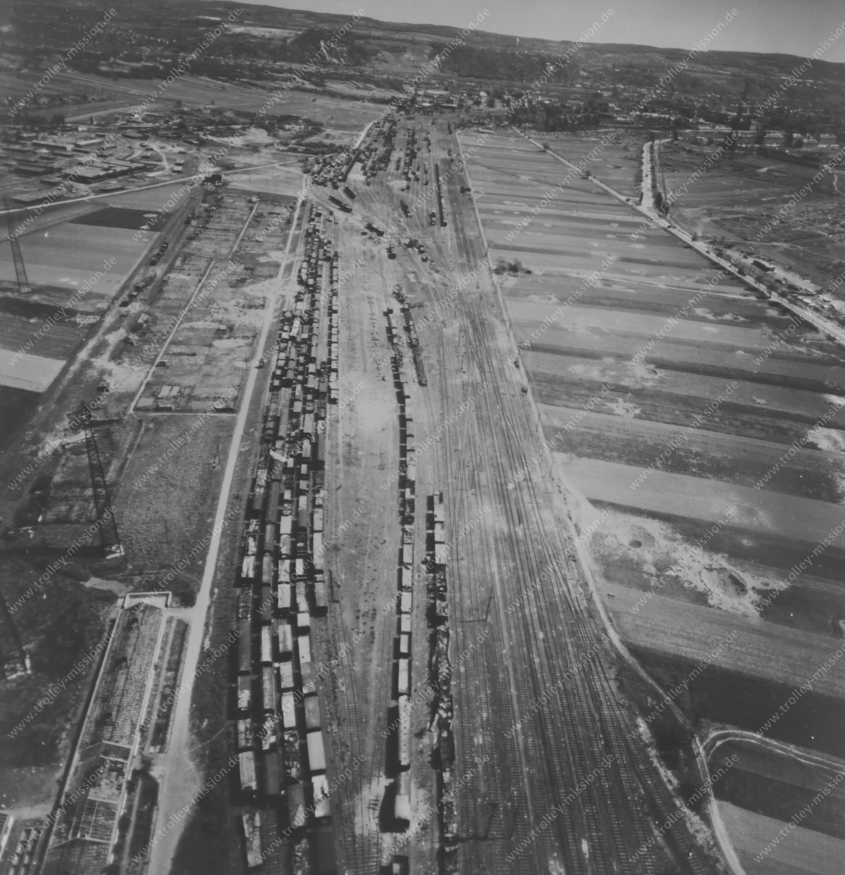 Güterbahnhof Koblenz-Lützel - Luftbild aus dem Zweiten Weltkrieg
