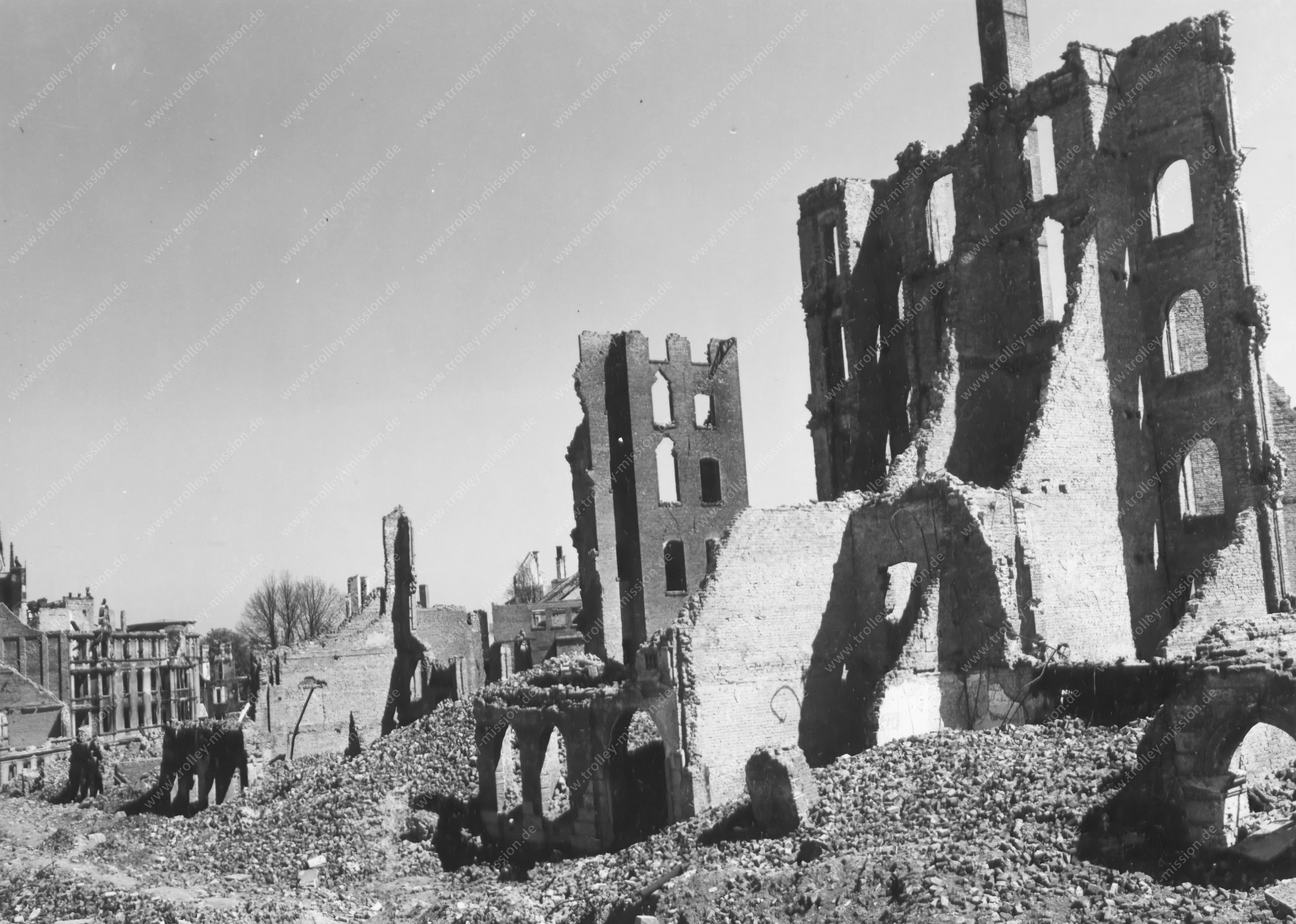 Kassel 1945 - Trümmer und Ruinen in der Spohrstraße sowie und Kölnische Straße