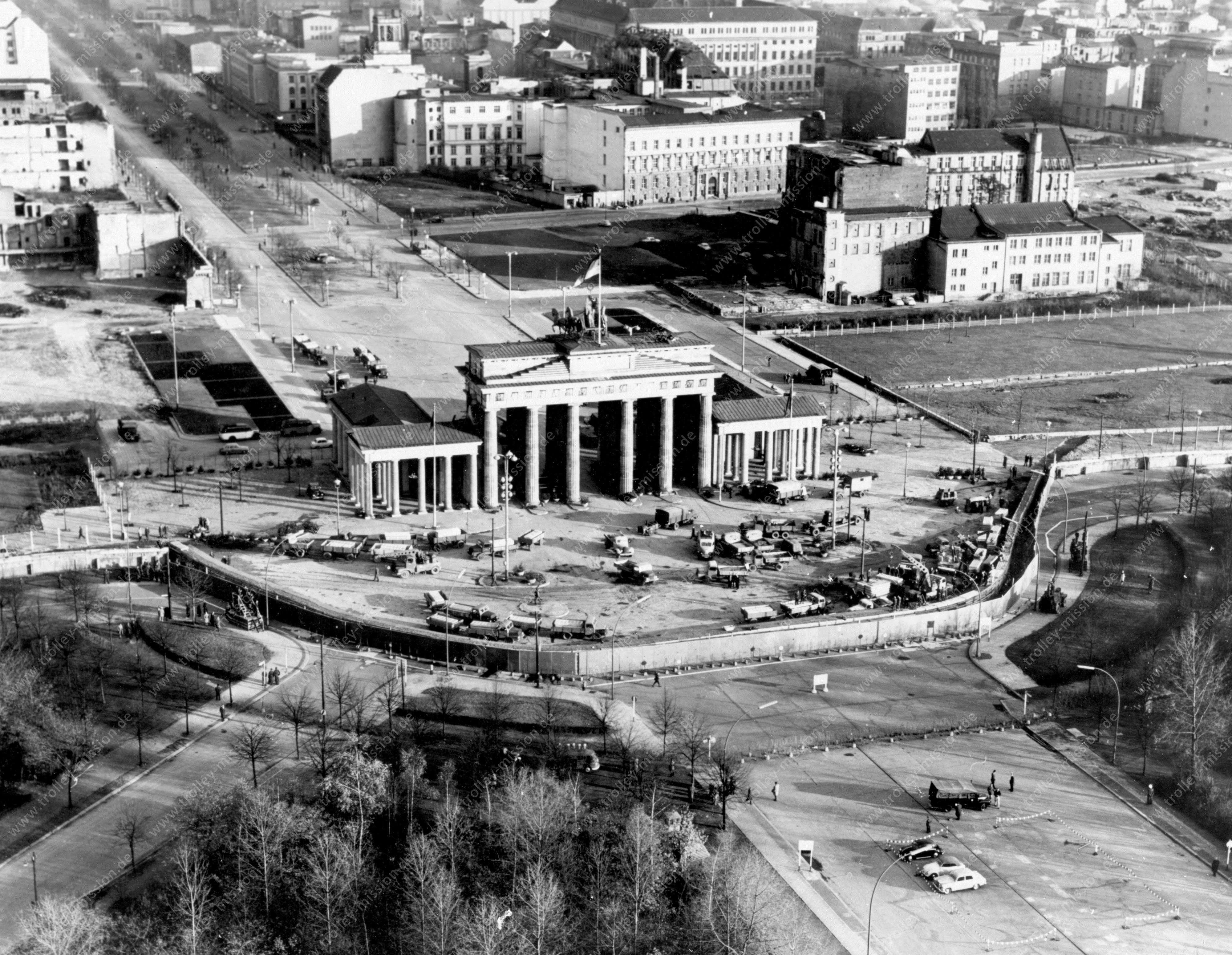 Luftaufnahme Brandenburger Tor vom 30. November 1961