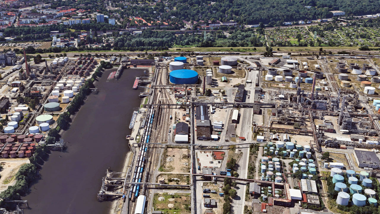 Raffinerie der ehemaligen Ebano Asphalt-Werke AG im Harburger Hafen