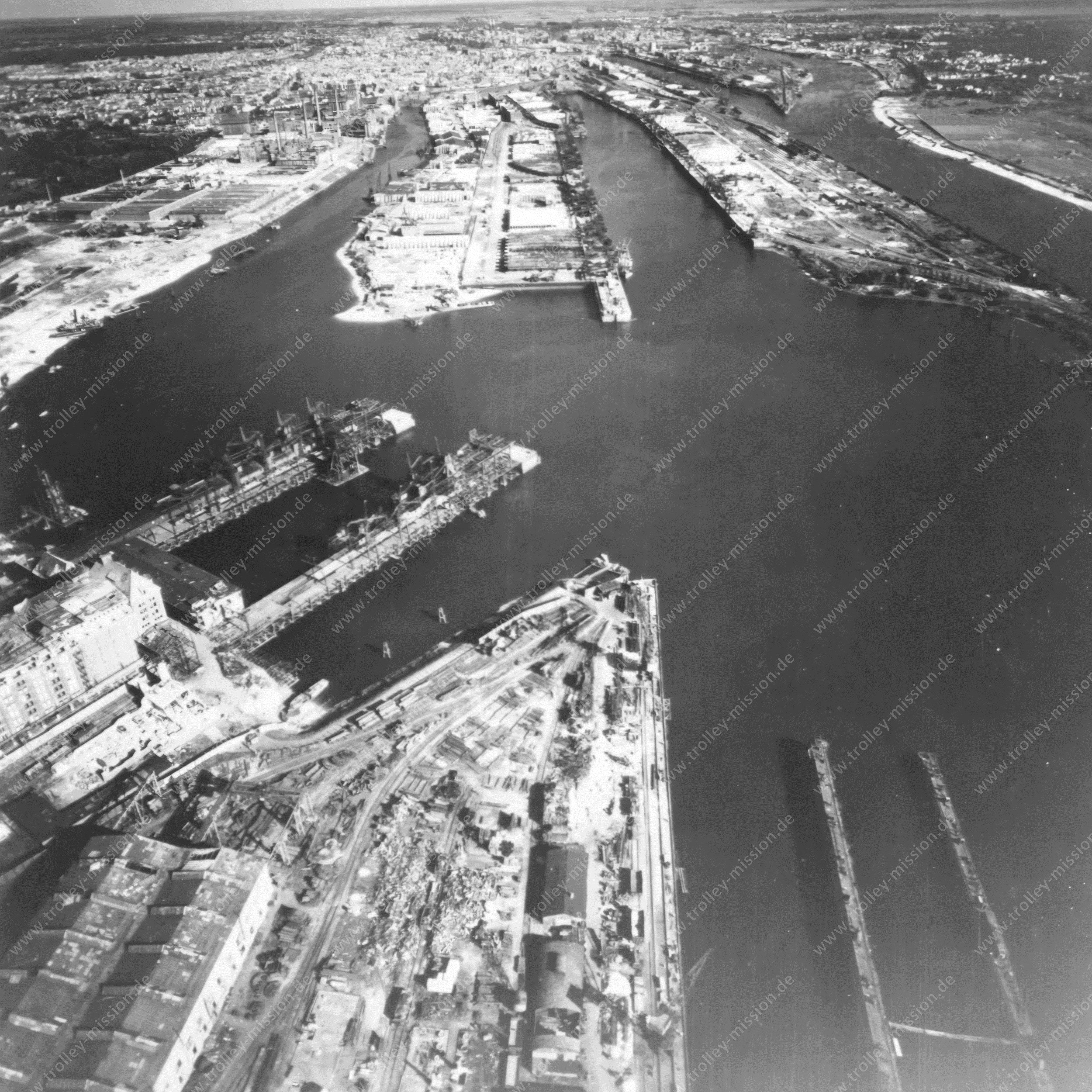 Luftaufnahme Getreidehafen in Bremen nach dem Zweiten Weltkrieg