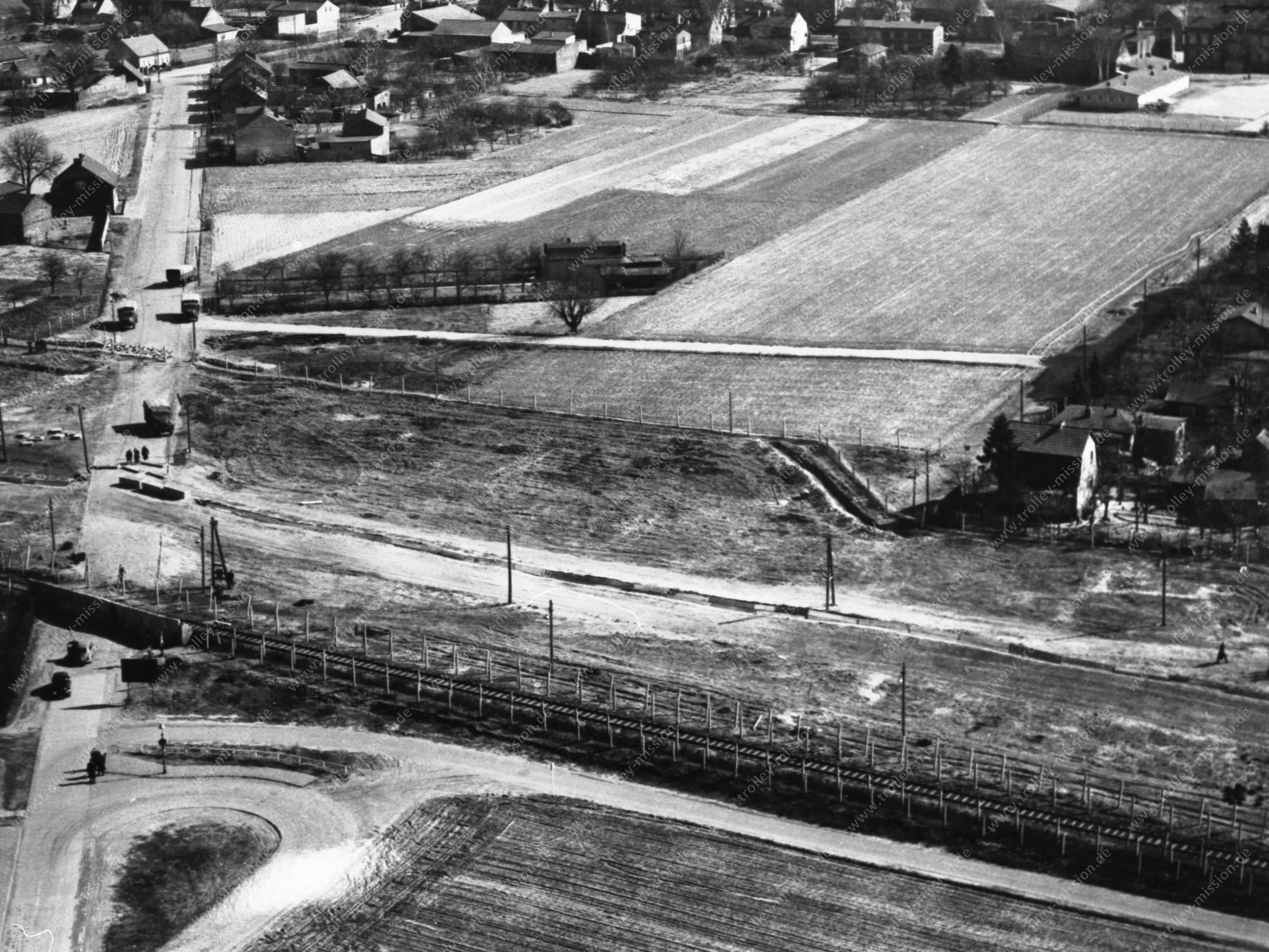 Luftaufnahme der Grenze über den Wilhelmsruher Damm in Berlin-Reinickendorf