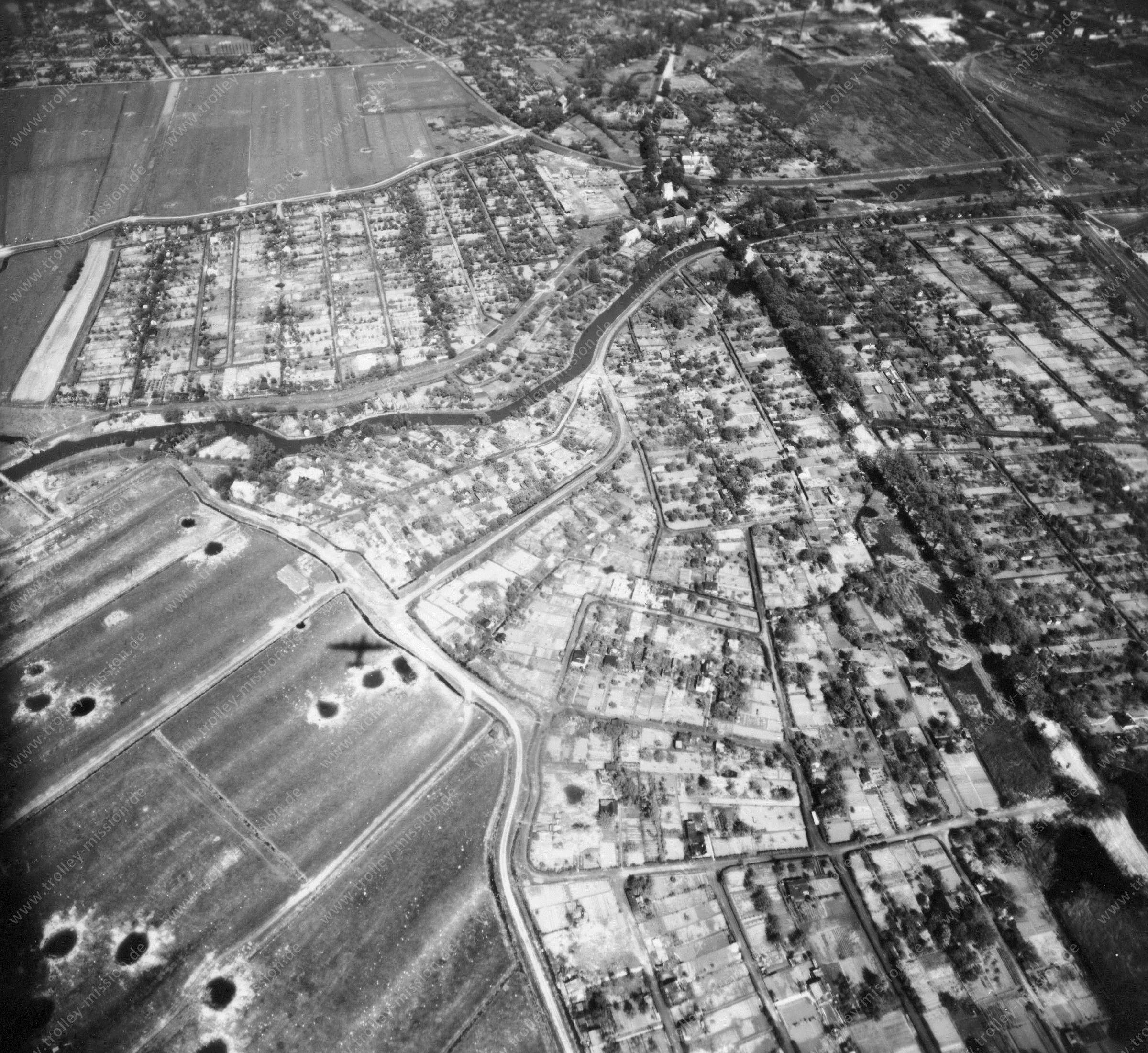 Luftbild Bremen 1945 – Grolland sowie Grollander Ochtum und Woltmershausen