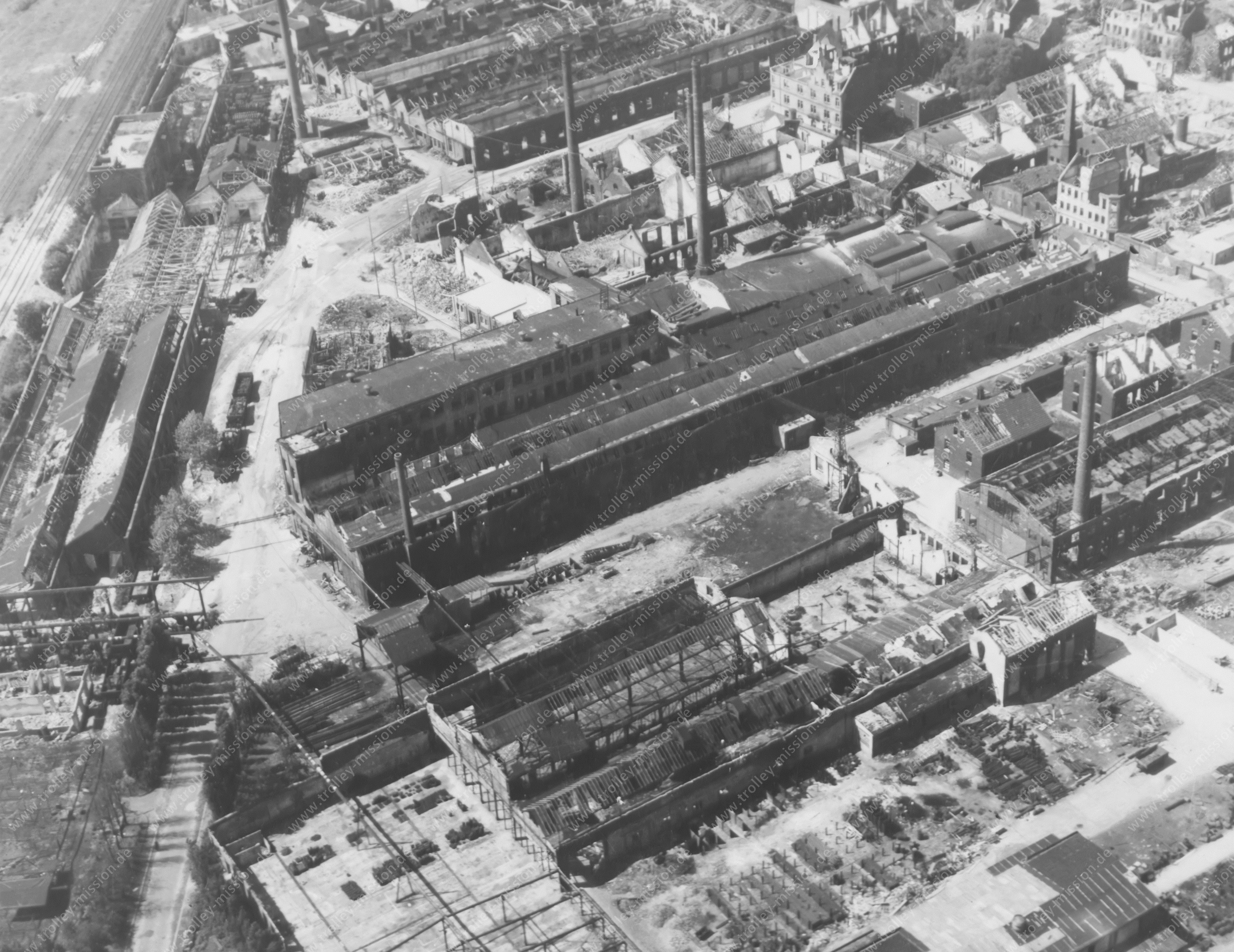 Fabrik der Klöckner-Humboldt-Deutz AG in Köln an der Deutz-Mülheimer-Straße und Auenweg nach dem Zweiten Weltkrieg