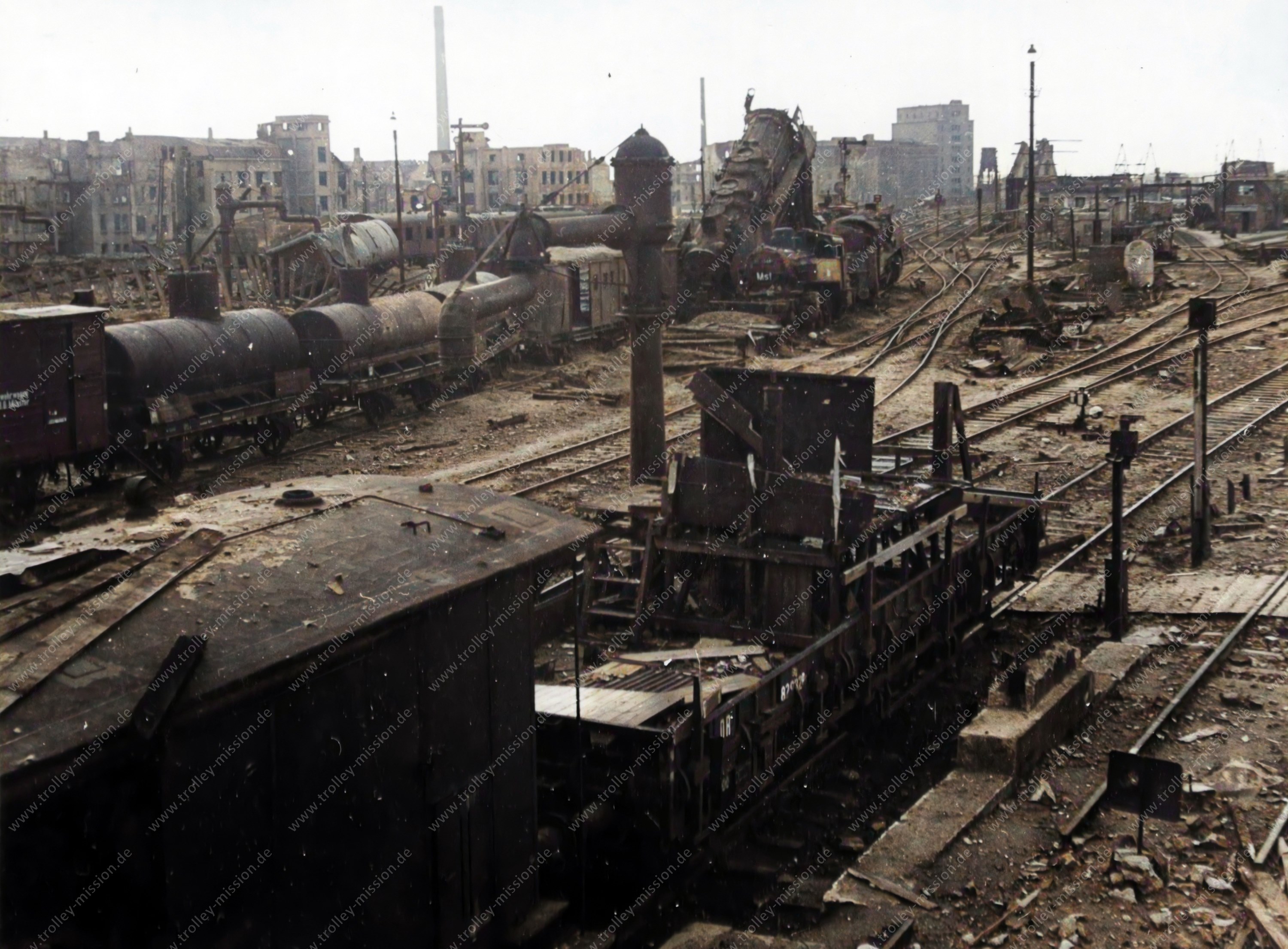 Das historische Bild bestätigt, dass nach 102 Luftangriffen auf Münster insbesondere die Eisenbahnanlagen ein vorrangiges Ziel der alliierten Bomber waren.