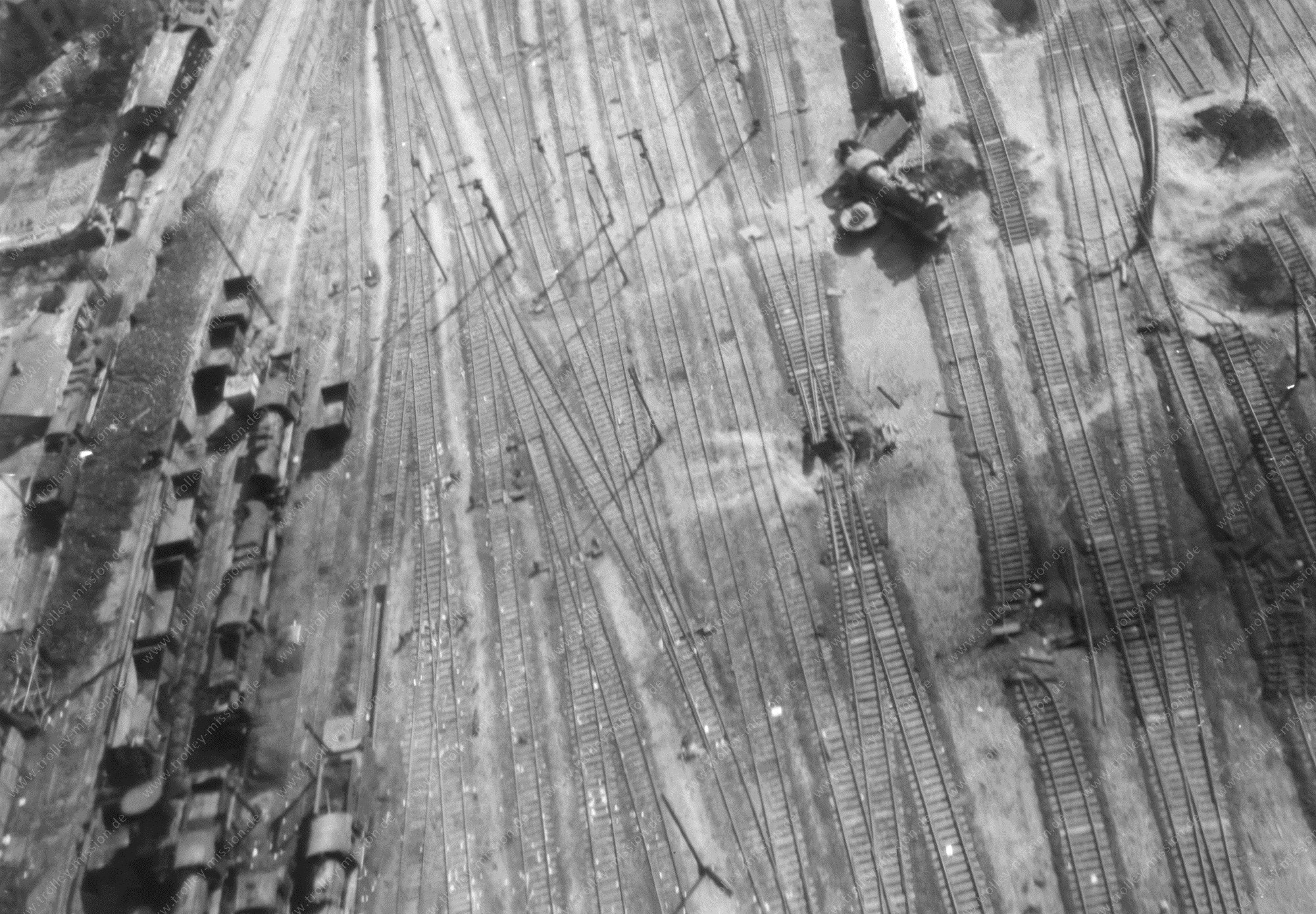 Zwischen Personenbahnhof und Güterbahnhof - Luftaufnahme nach den Fliegerbomben im Zweiten Weltkrieg in Celle