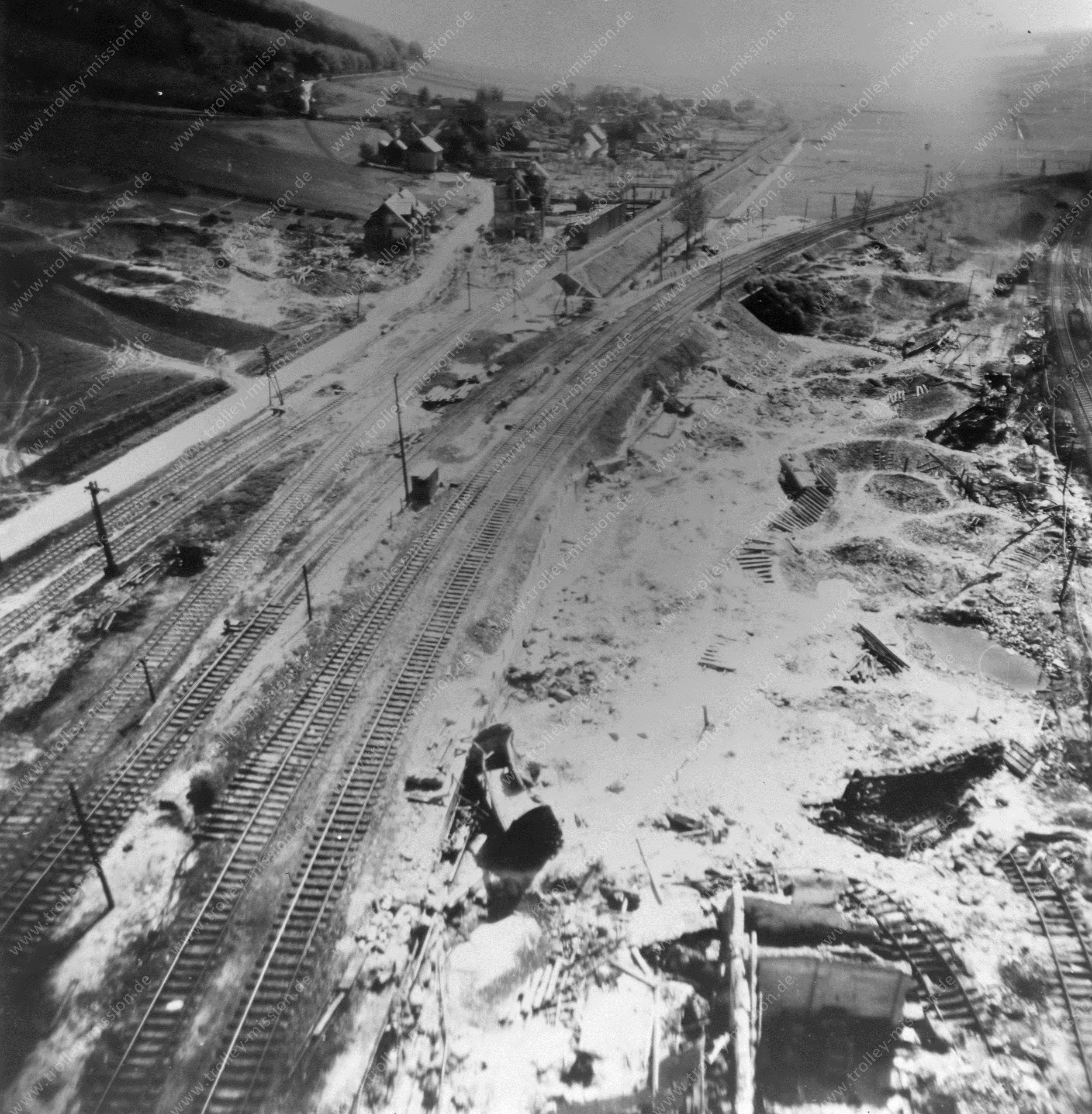 Luftbildaufnahme Bahnhof Kreiensen nach der Zerstörung durch Luftangriffe 1945