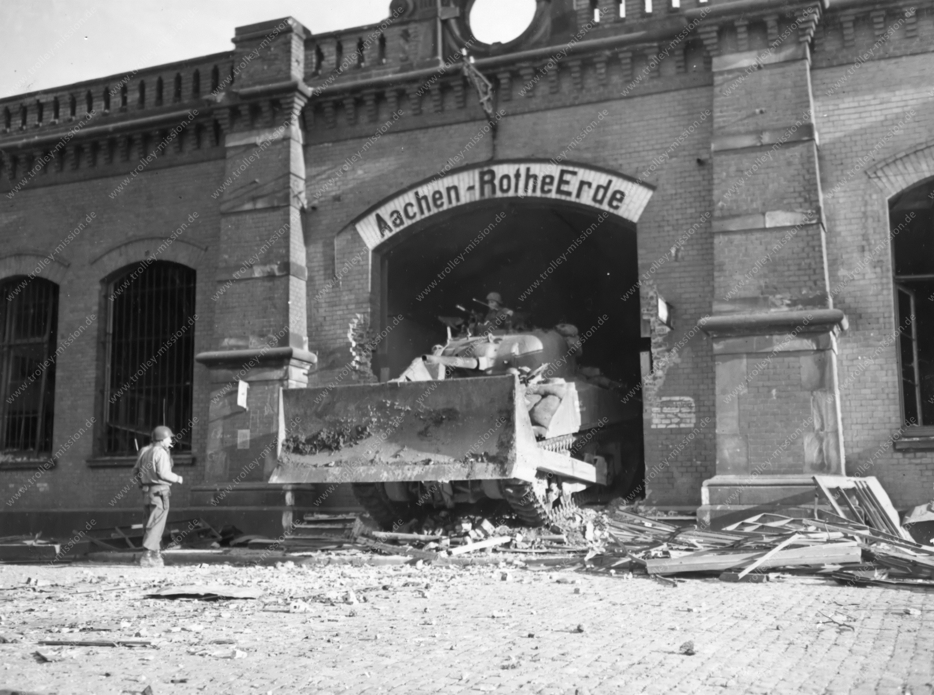 Panzer am Bahnhof Rothe Erde - Aachen im Zweiten Weltkrieg