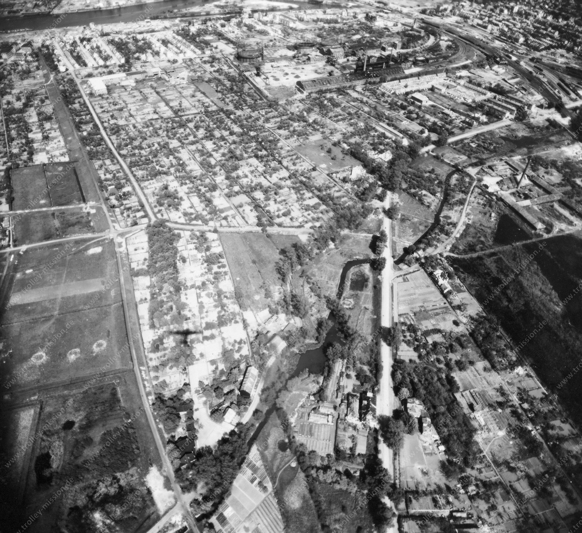 Luftbild Bremen 1945 – Woltmershausen mit Gasanstalt und Neuenlander Wasserlöse