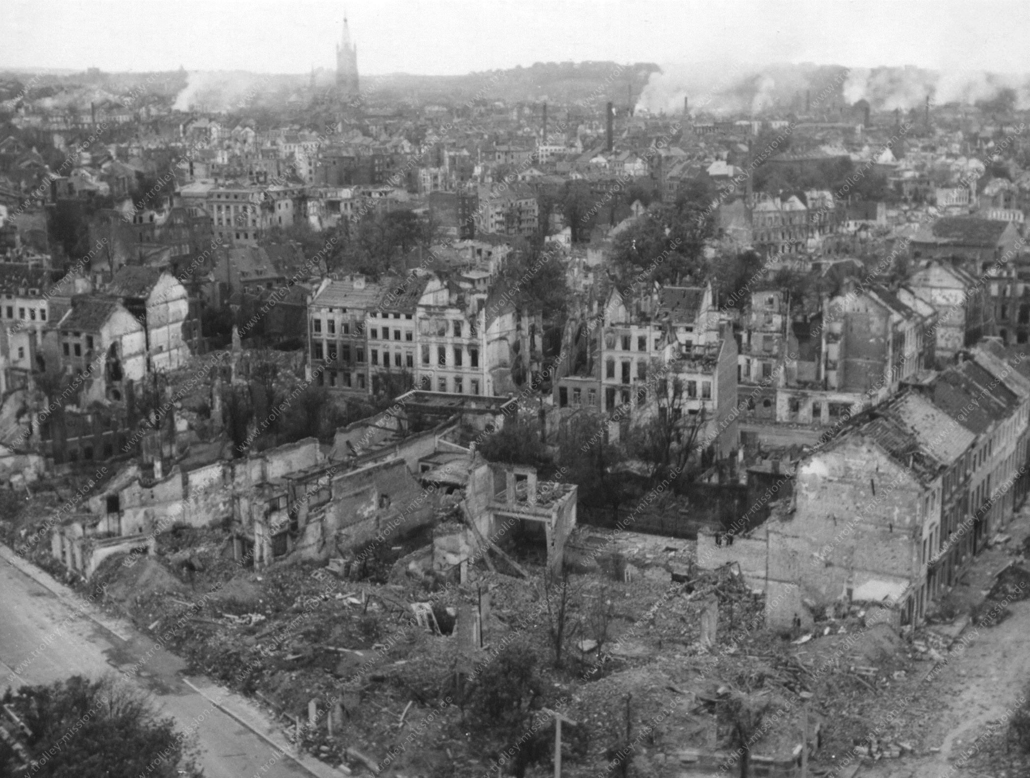 Aachen im Oktober 1944 - Bild vom Haus Grenzwacht mit Blick auf Lagerhausstraße und Leydelstraße