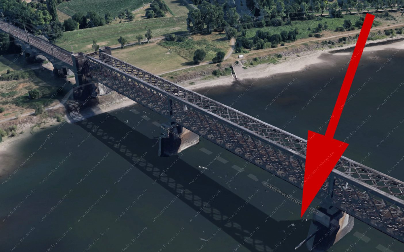 Neue Fotos der Wasserschutz-Polizei vom Flugzeugabsturz an der Urmitzer Eisenbahnbrücke