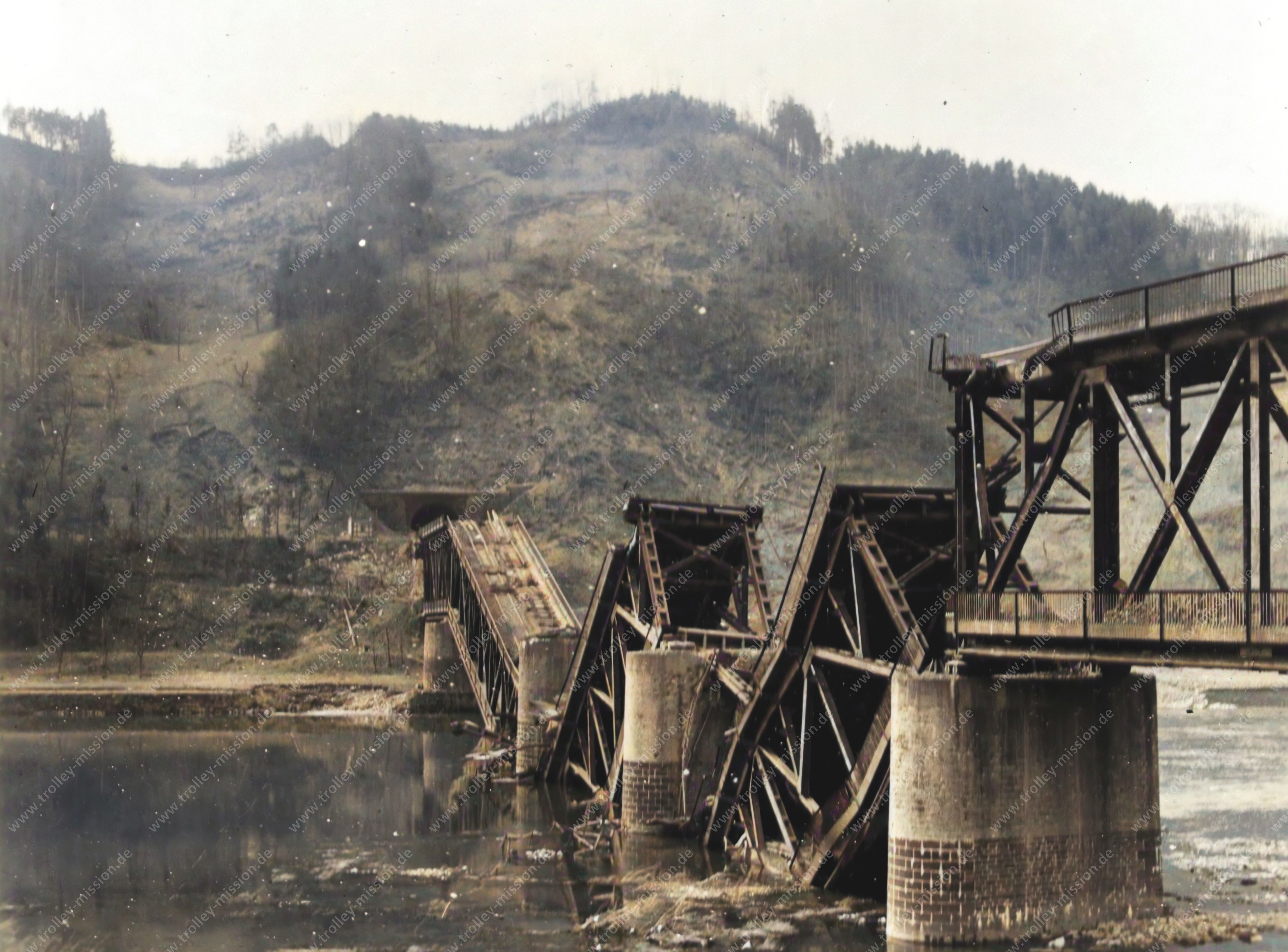 Doppelstockbrücke Bullay 1945