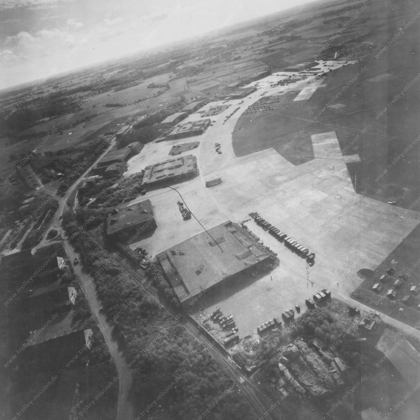 Fliegerhorst Oldenburg - Luftaufnahme des Militärflugplatz 1945