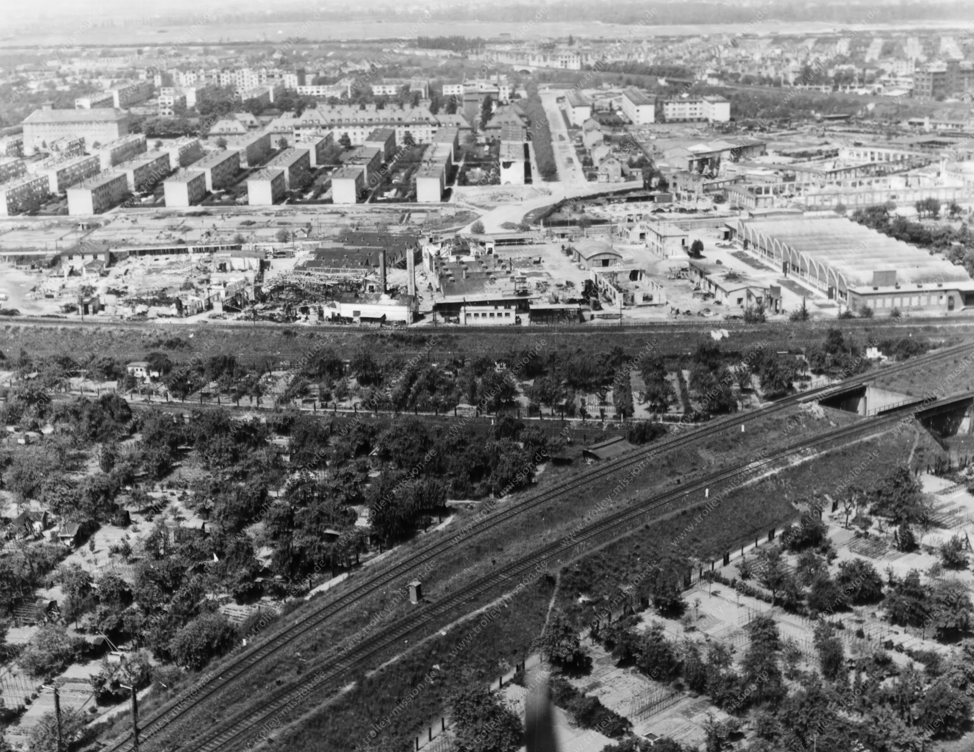 Luftaufnahme 1945 Frankfurt am Main - Kleyerstraße mit Werk der Telefonbau und Normalzeit GmbH