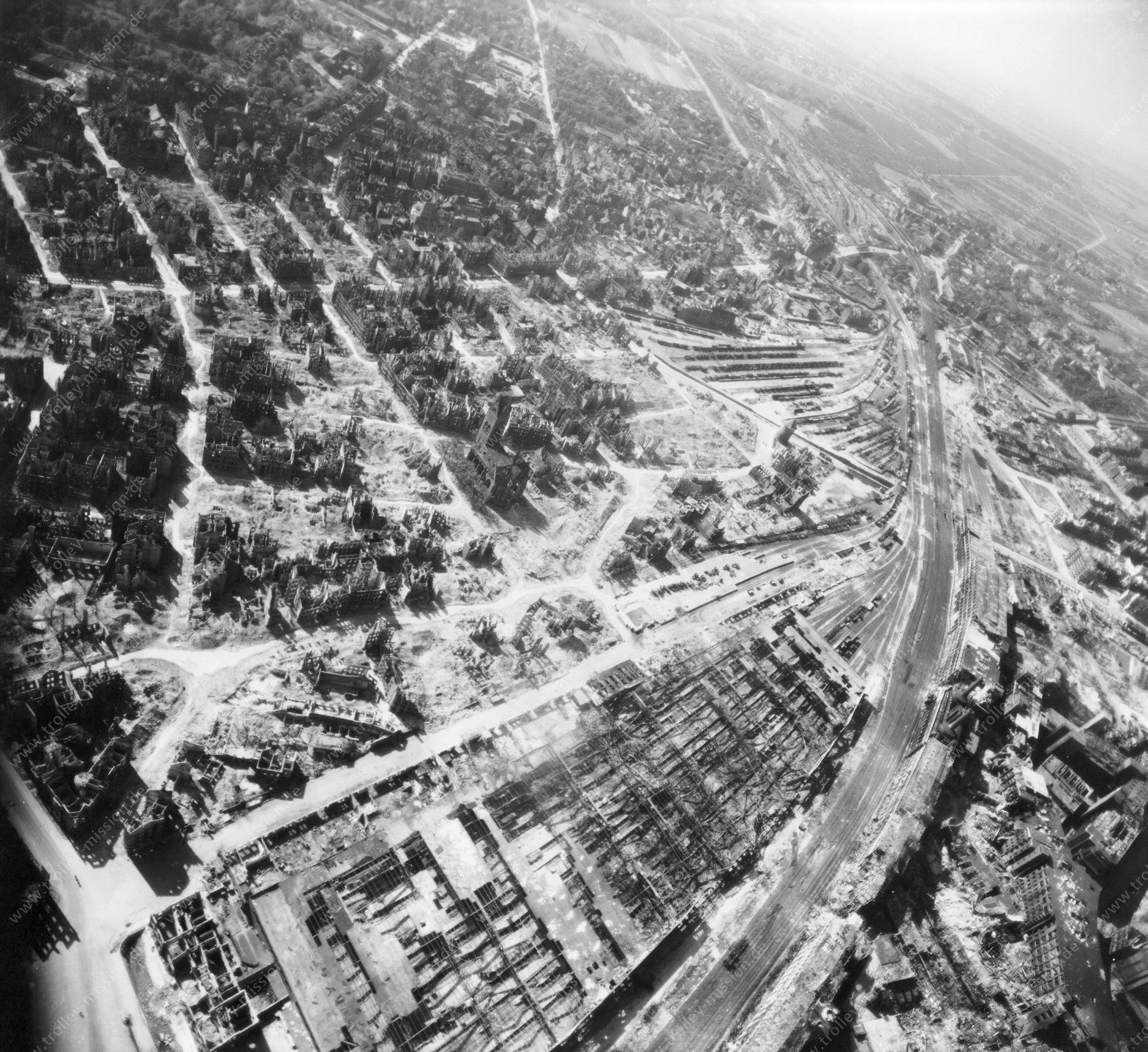 Hanover from above: Aerial view after Allied air raids in World War II