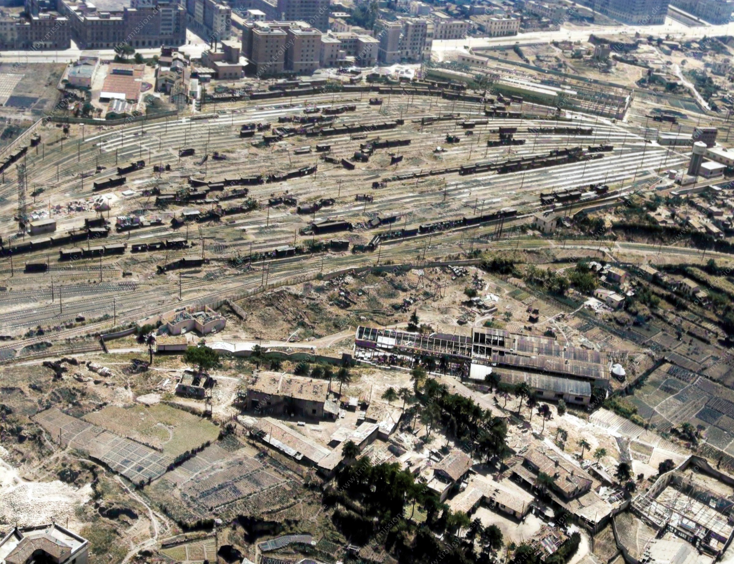 Vista aerea del grande stazione di smistamento della Prenestina